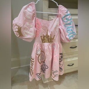 Queen of Sparkles bride dress!! So much detail in this dress. Beautiful 🤩